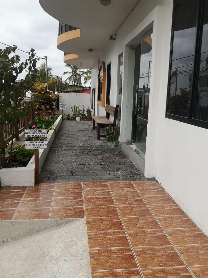 Hostal Sandrita Puerto Villamil Exterior foto