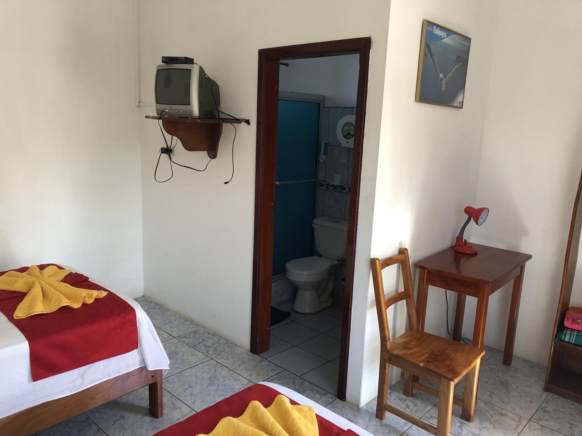 Hostal Sandrita Puerto Villamil Exterior foto
