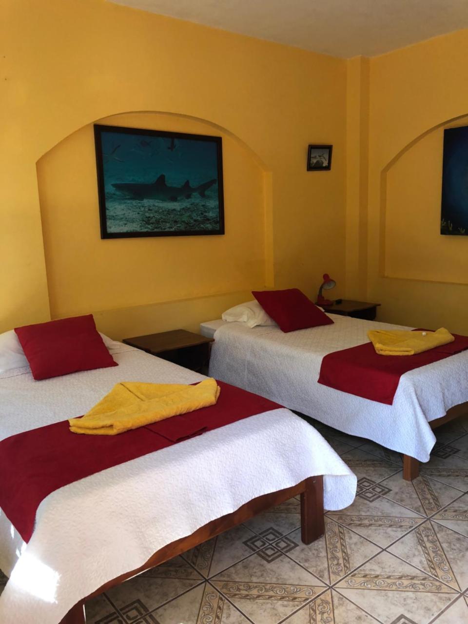 Hostal Sandrita Puerto Villamil Exterior foto